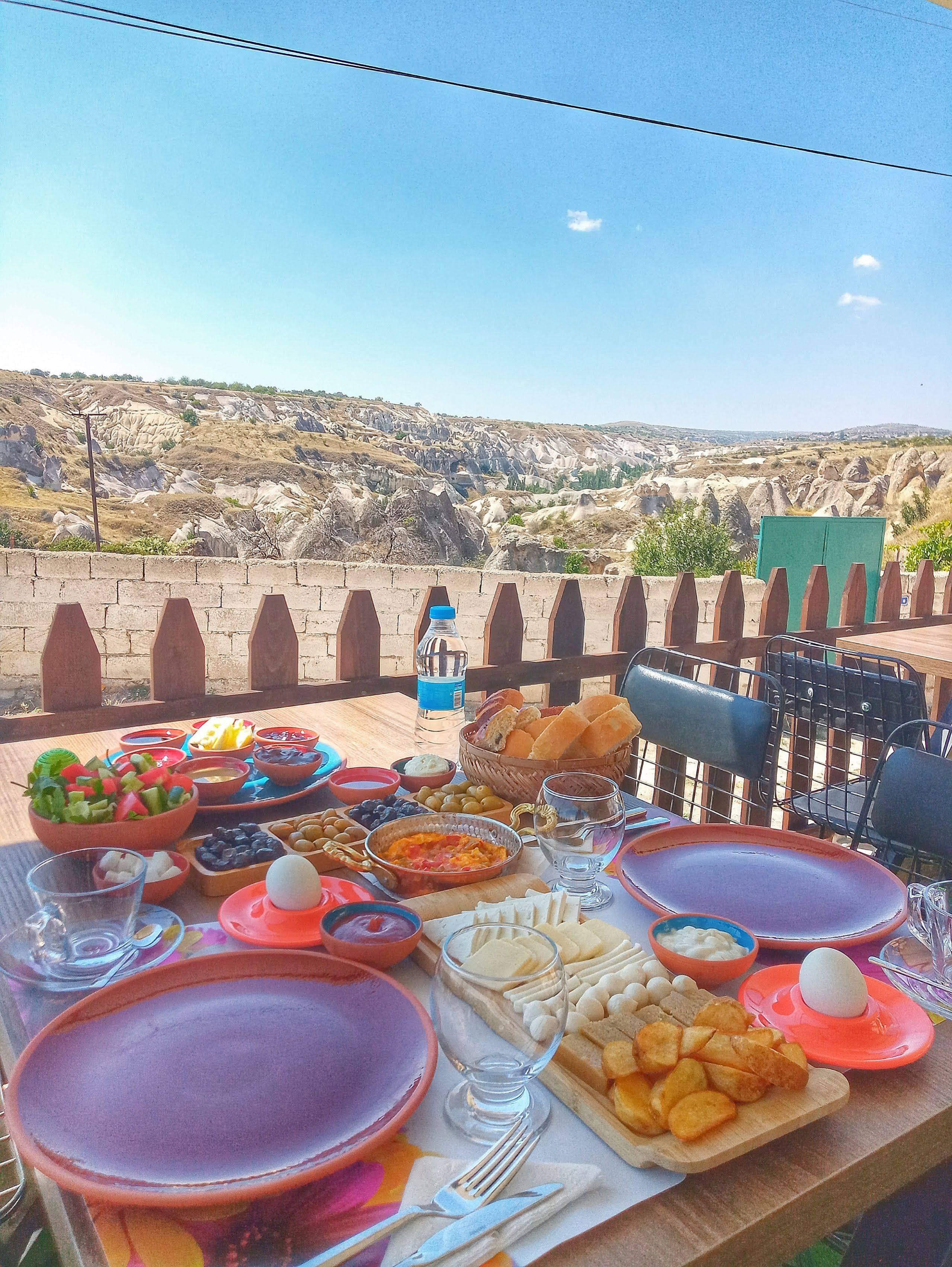 Lovely Cappadocia Hotel Nevşehir Bagian luar foto